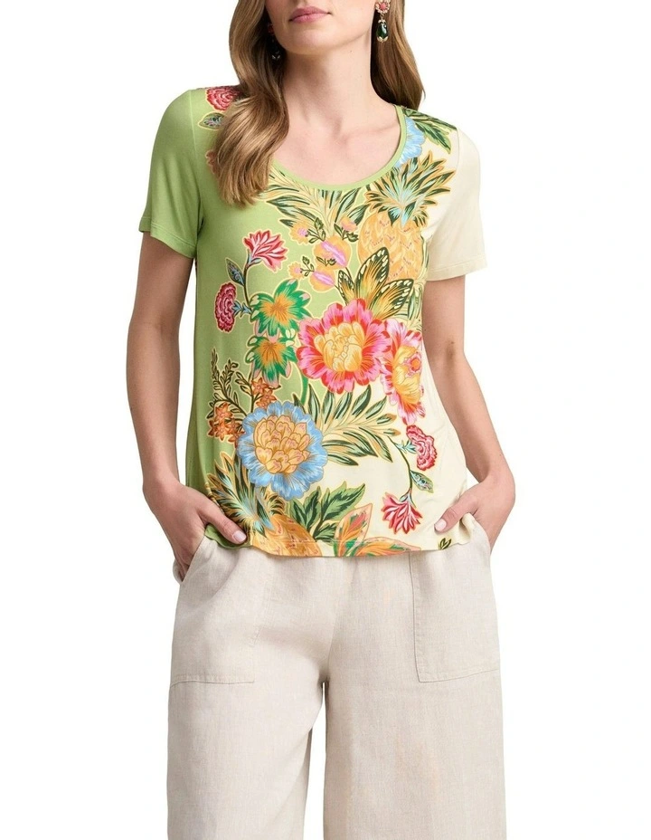 Printed T-shirt in Green image 1