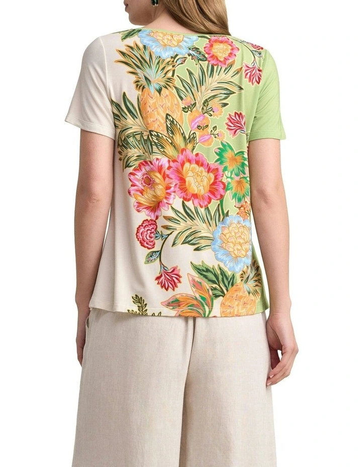 Printed T-shirt in Green image 4