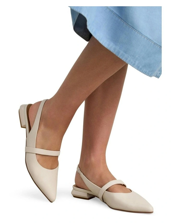 Elisa Pointed Flat in Ecru image 2