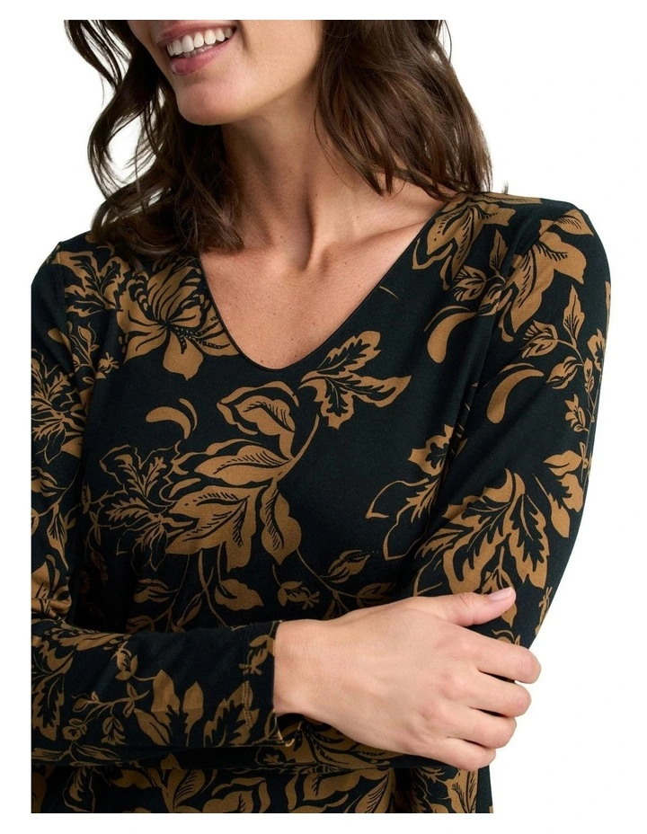 V-Neck Relaxed T-shirt in Winter Foliage image 4