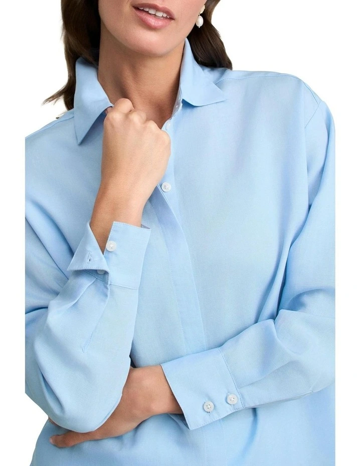 Split Back Relaxed Fit Shirt in Airey Blue image 3