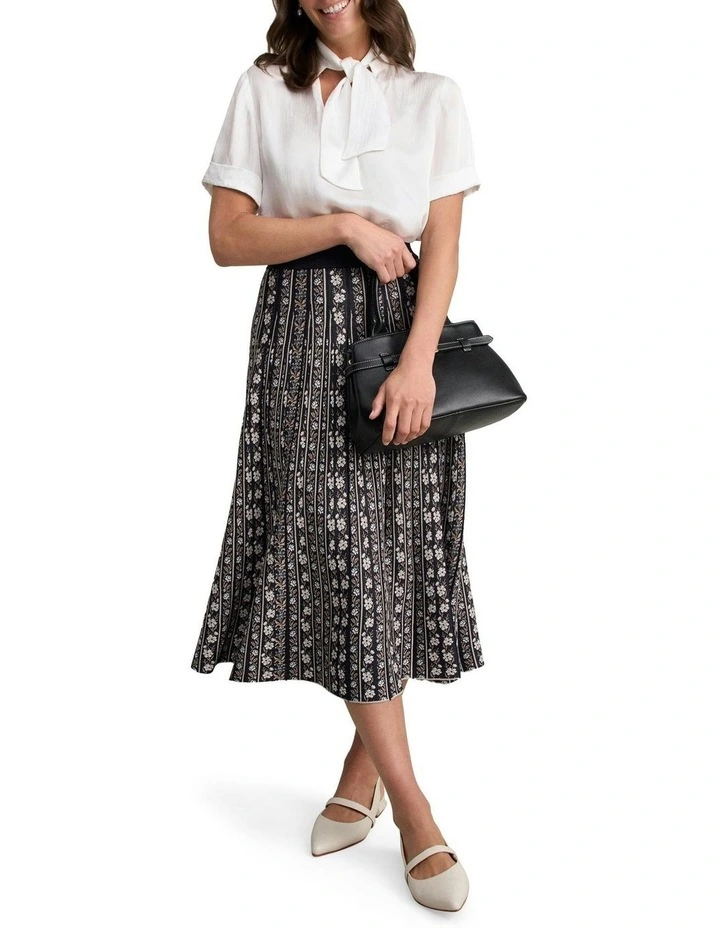 Jacquard Knit Skirt in Black image 3