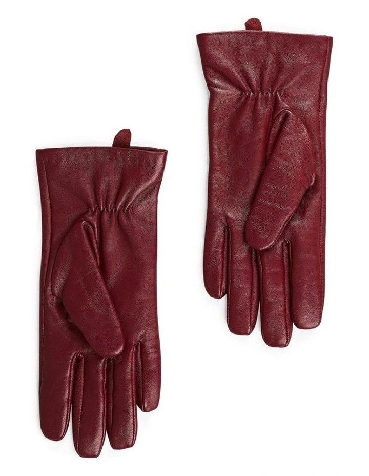 Leather Gloves in Wine image 4
