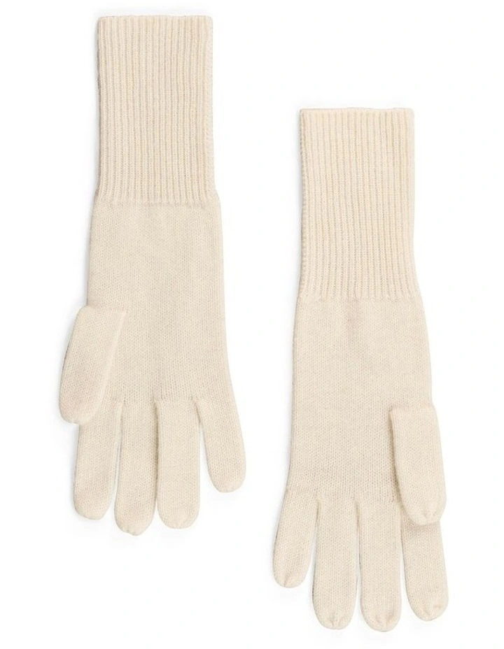 Knitted Gloves in Cream image 3