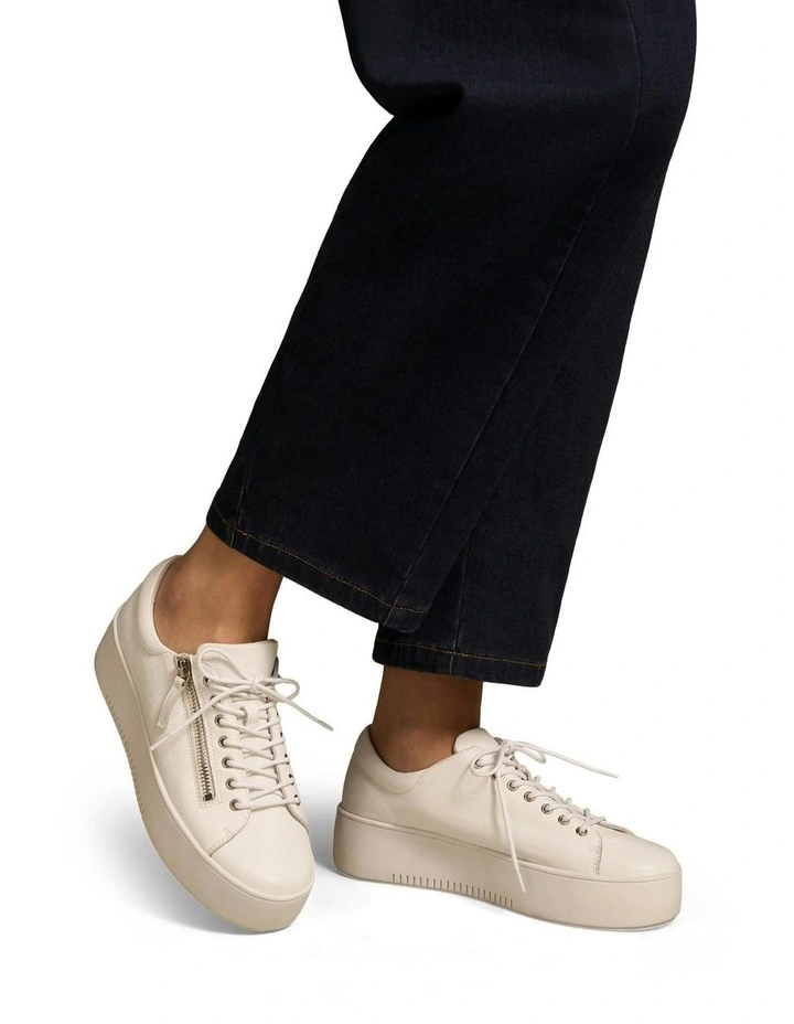 Anna Sneaker in White image 2