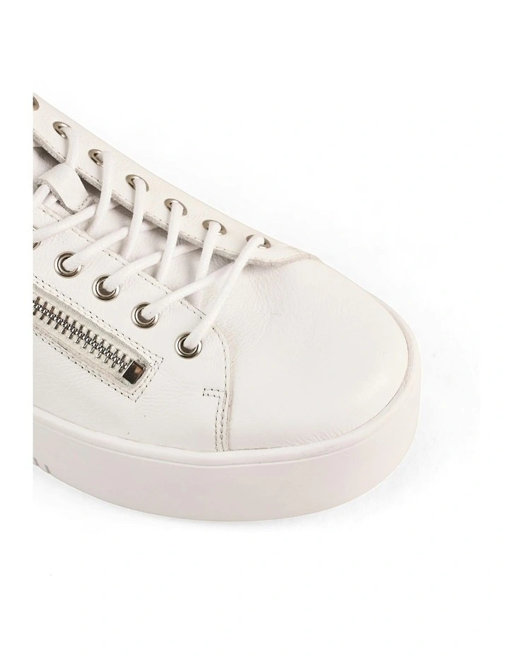 Anna Sneaker in White image 4