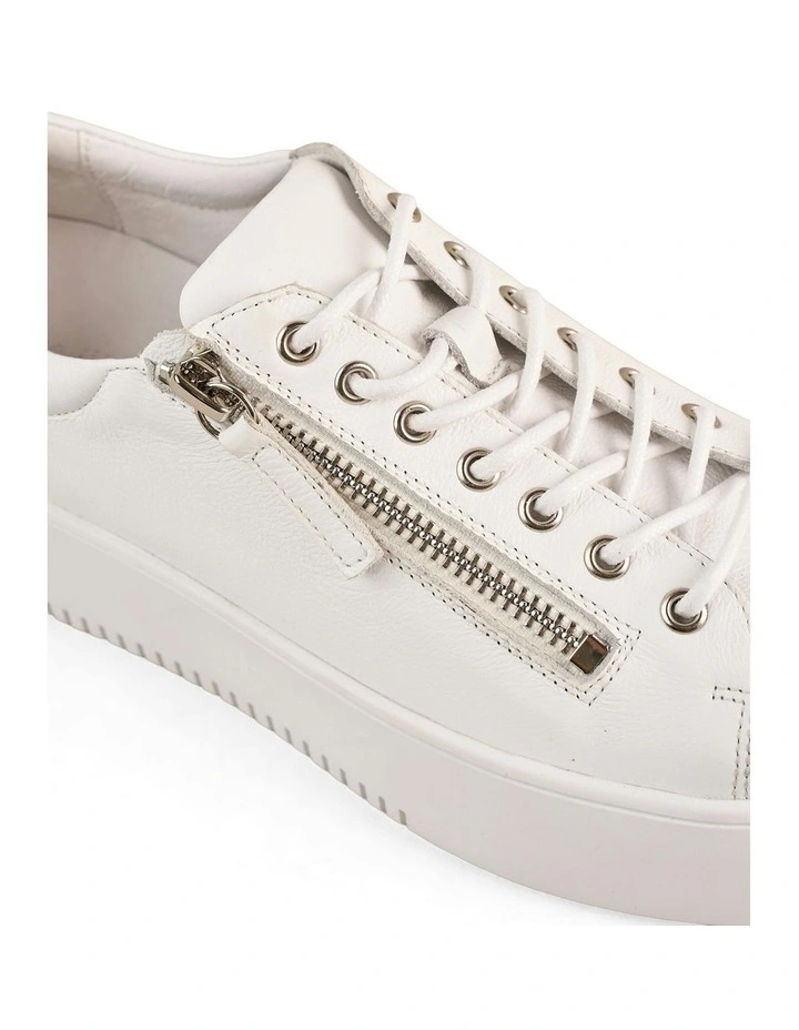 Anna Sneaker in White image 5
