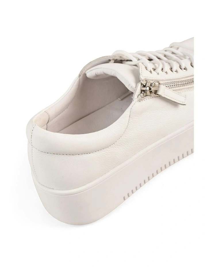 Anna Sneaker in White image 6