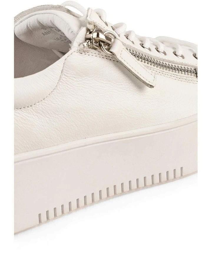 Anna Sneaker in White image 7