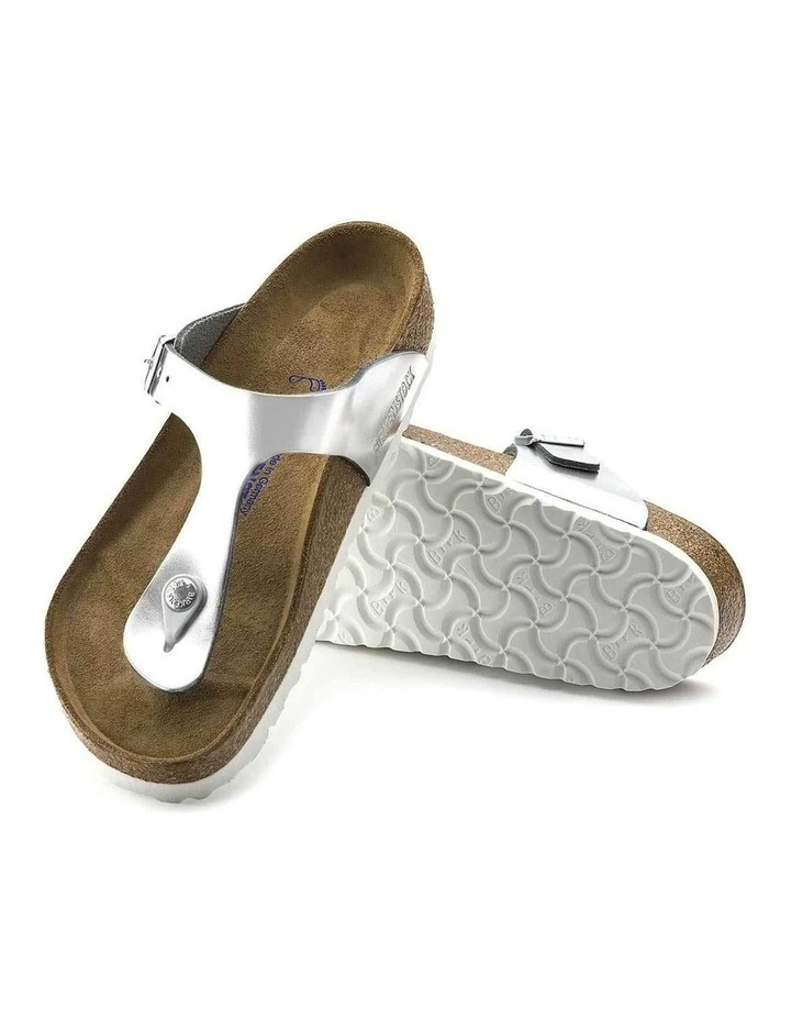 Gizeh Soft Footbed Natural Leather Sandals in Metallic Silver image 4