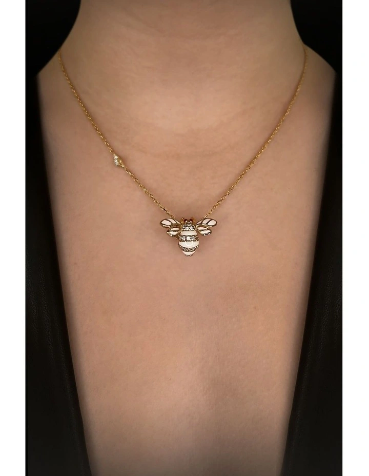 Queen Bee Diamonds Necklace in Gold image 2