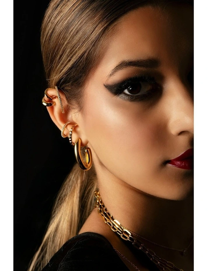 XSolid Ear Cuff in Gold image 3