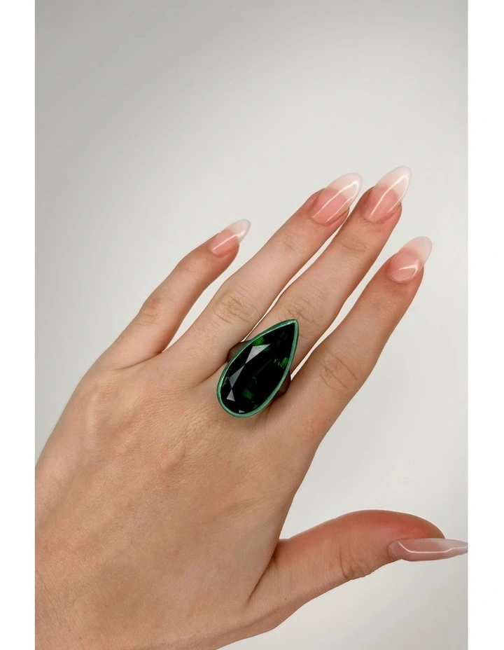Beetle Ring With Emerald in Black image 2