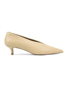 Flynn Point Toe Leather Pumps in Yellow