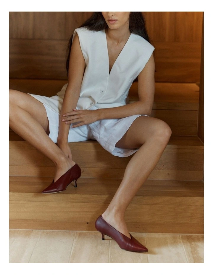 Flynn Point Toe Leather Pumps in Wine image 2