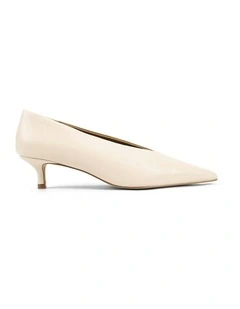 Flynn Point Toe Leather Pumps in Cream