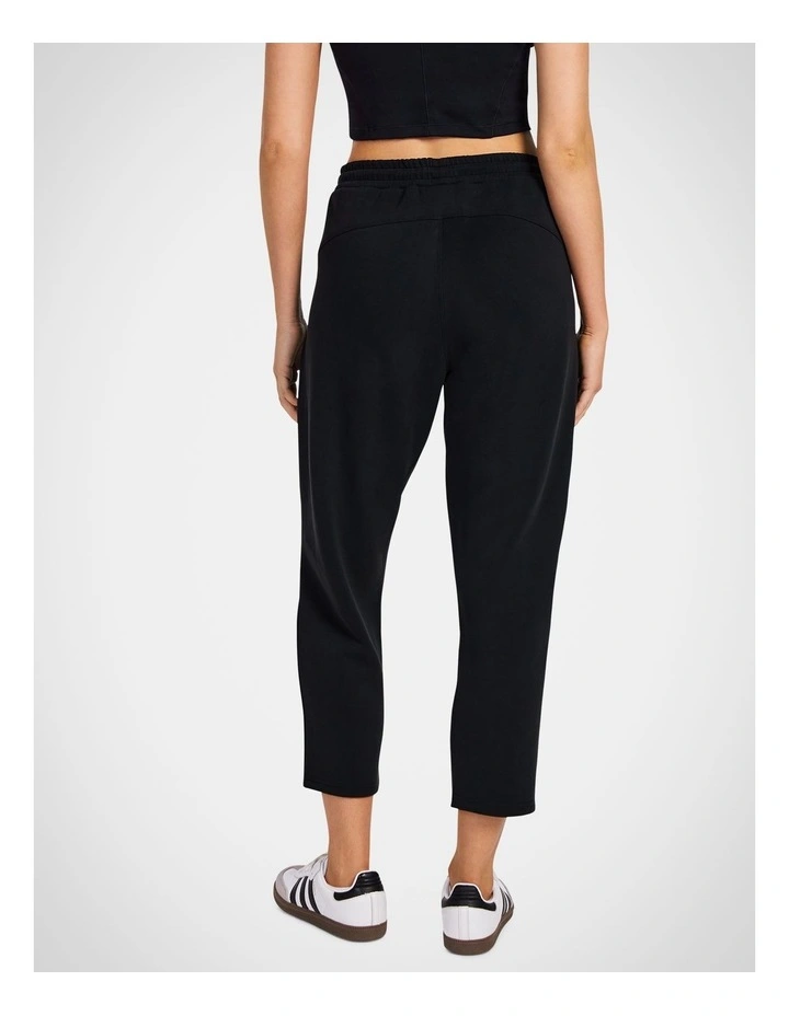 Travel Cropped Pants in Black image 2