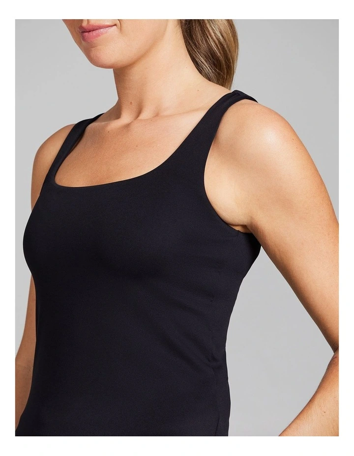 Base Layer Travel Tank Top in Black image 4