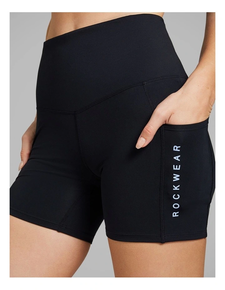 Reform Mid Thigh Bike Shorts in Jet Black image 4