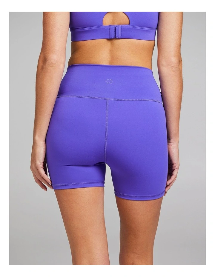 Base One Mid Thigh Bike Shorts in Viva image 2