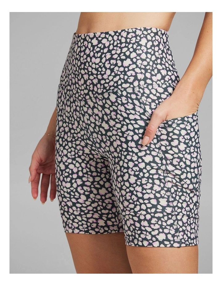 Printed Pocket Quad Bike Shorts in Multi image 4