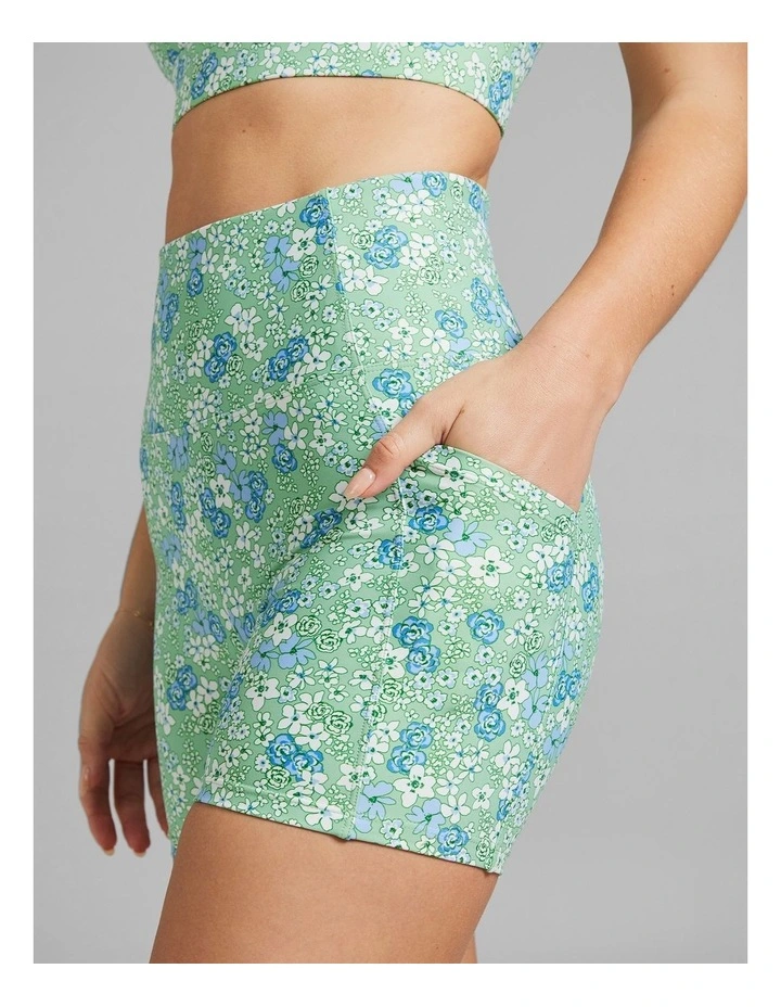 Printed Pocket Mid Thigh Bike Shorts in Green image 4