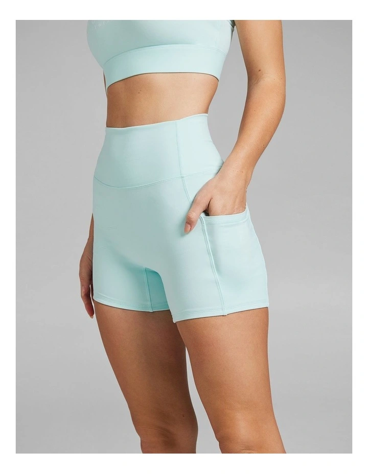 No Front Seam Pocket Mid Thigh Bike Shorts in Green image 3