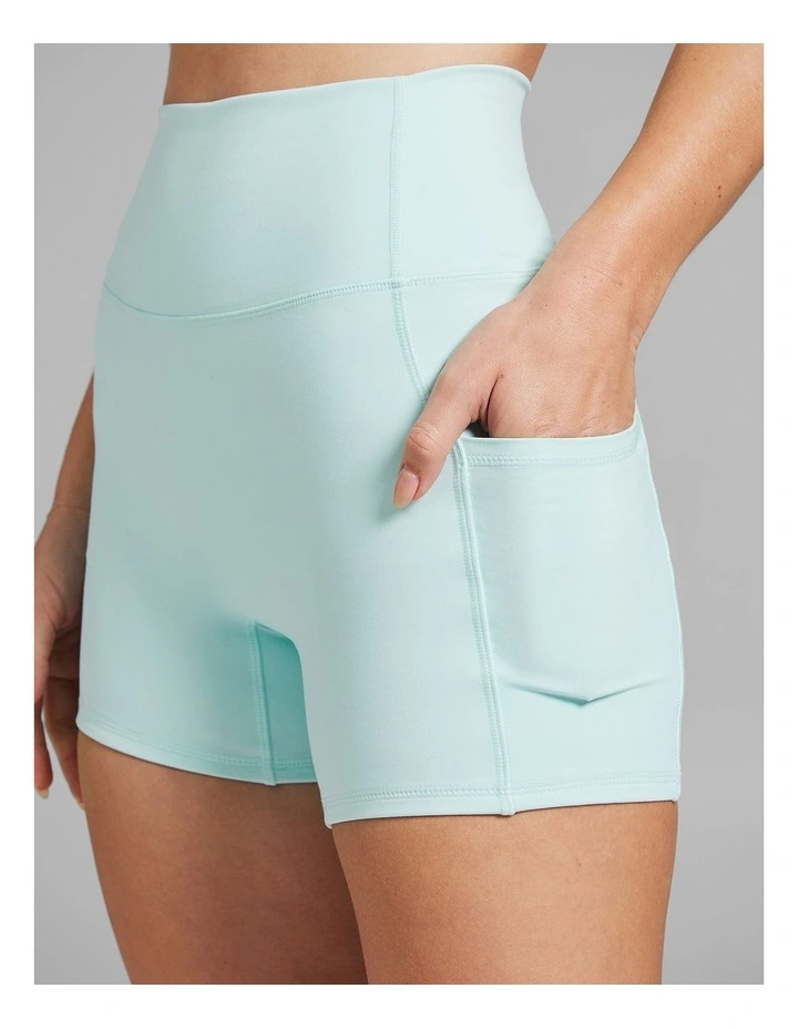 No Front Seam Pocket Mid Thigh Bike Shorts in Green image 4