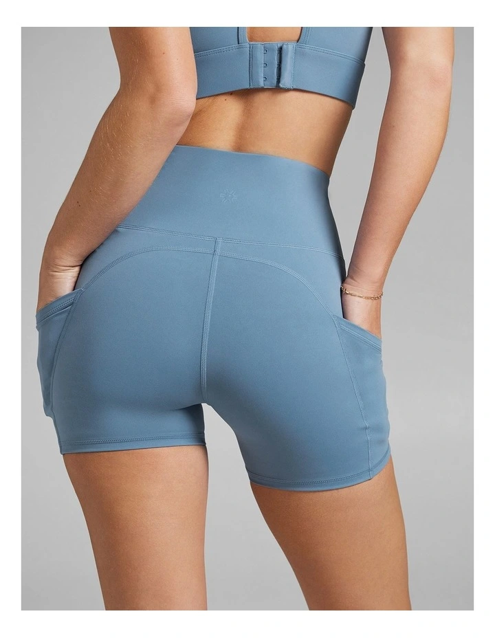 No Front Seam Pocket Mid Thigh Bike Shorts in Blue image 2
