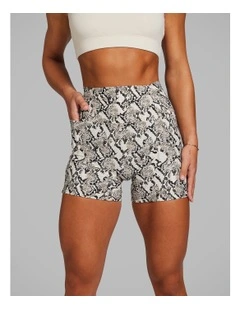 No Front Seam Mid Thigh Bike Shorts in Sand Snake