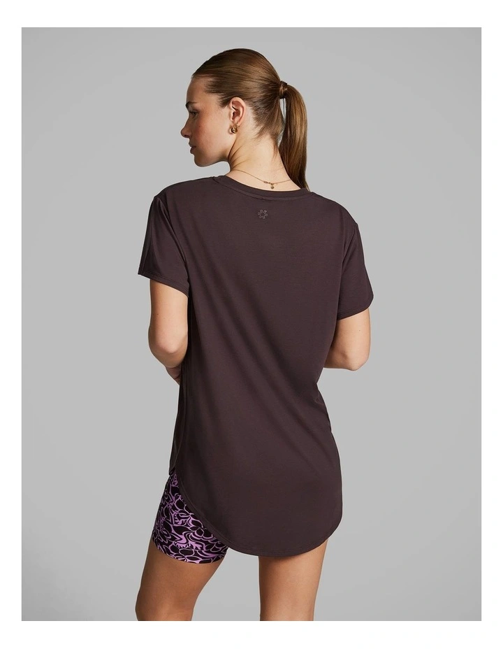 Relaxed Longline Tee in Chestnut image 2