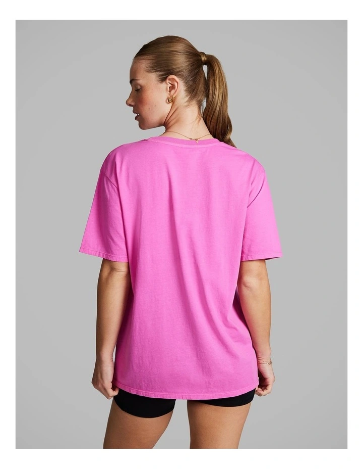 Logo Boyfriend Tee in Fuchsia image 2