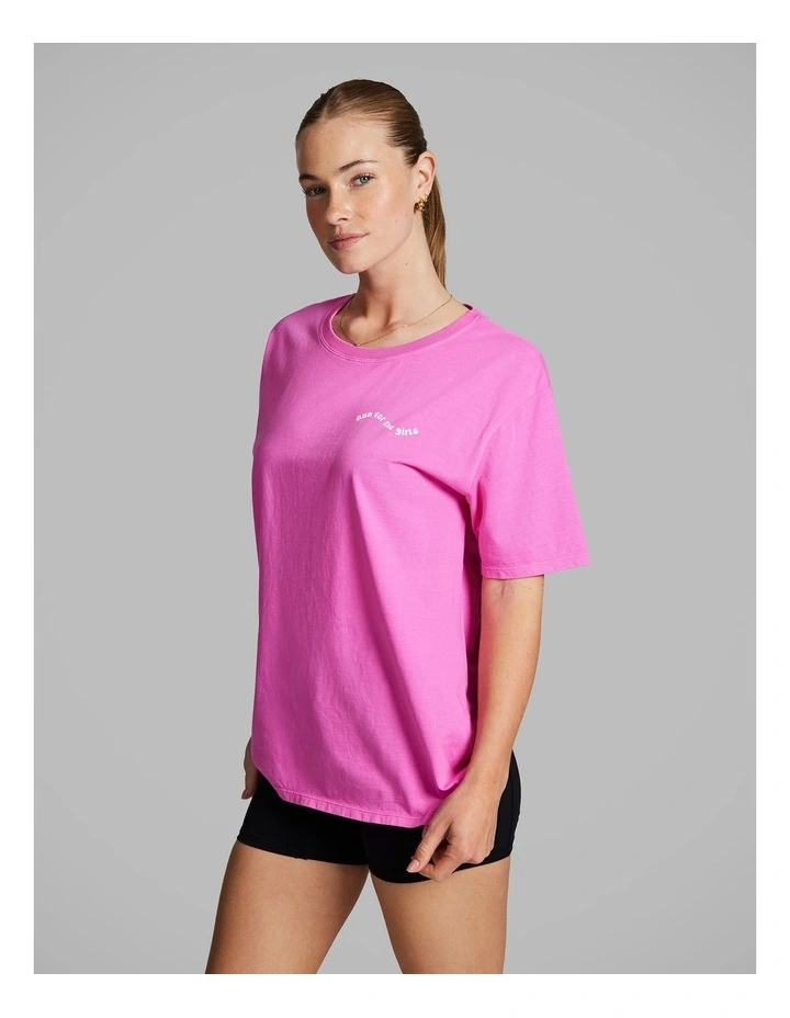 Logo Boyfriend Tee in Fuchsia image 3
