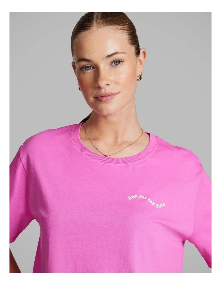 Logo Boyfriend Tee in Fuchsia image 4