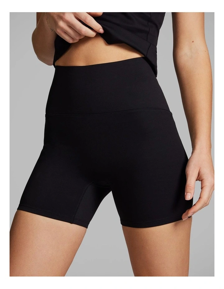 Coreform Mid Thigh Bike Shorts in Black image 4