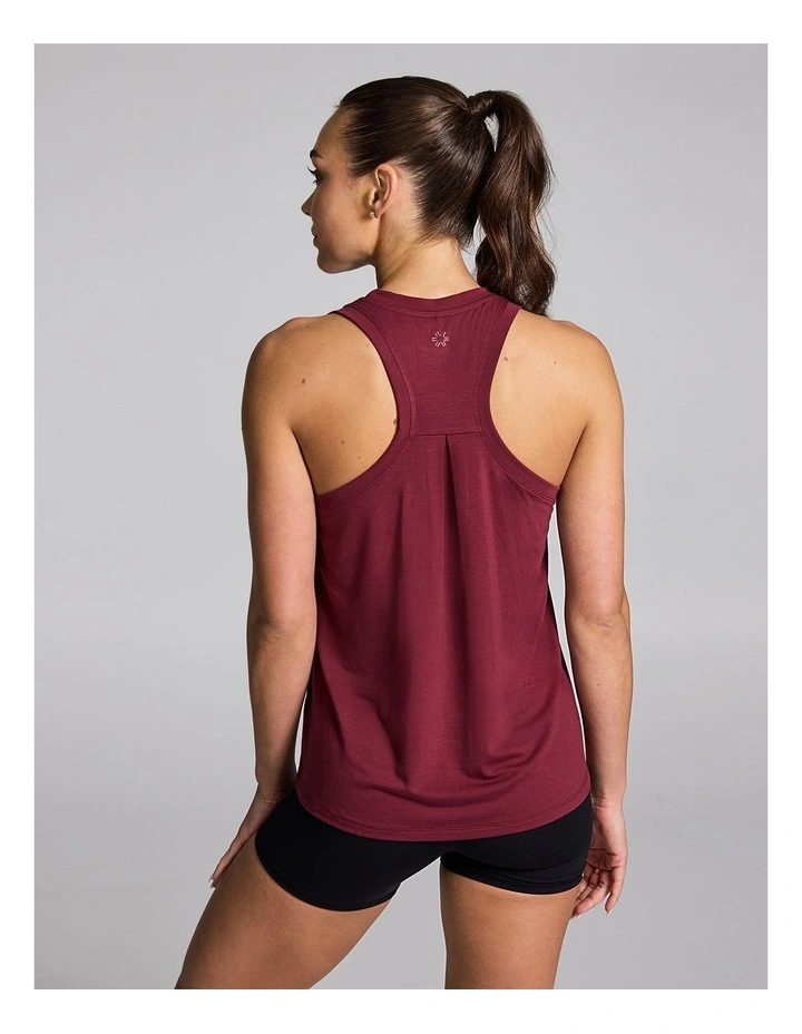 Relaxed Flow Tank in Vino image 2