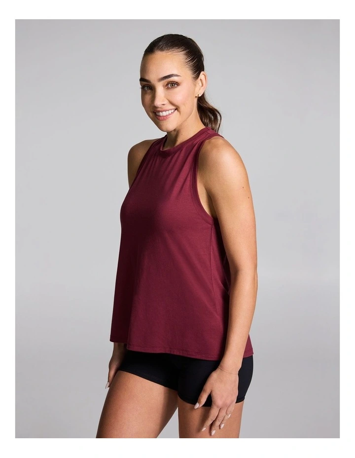 Relaxed Flow Tank in Vino image 3