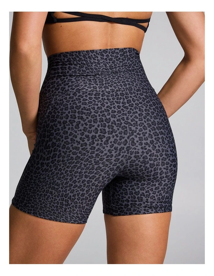 No Front Seam Mid Thigh Bike Shorts in Multi image 2