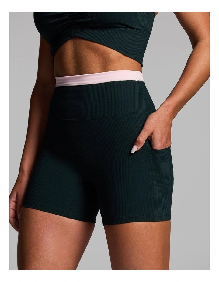 Rib Luxesoft Pocket Mid Thigh Bike Shorts in Forest image 4