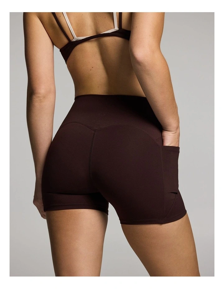 No Front Seam Pocket Mid Thigh Bike Shorts in Cocoa image 2