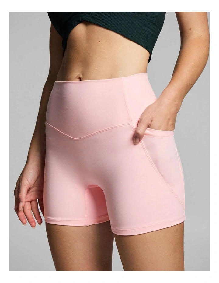 No Front Seam Pocket Mid Thigh Bike Shorts in Rose Quartz image 4