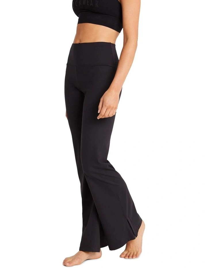 Yoga Pant in Black image 2