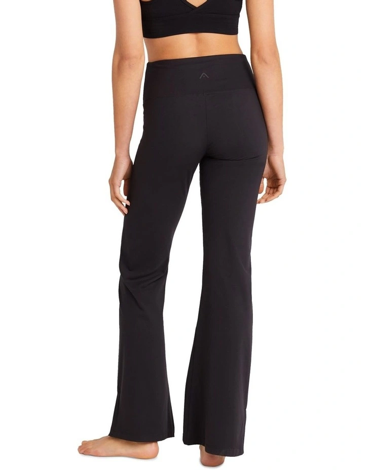 Yoga Pant in Black image 3