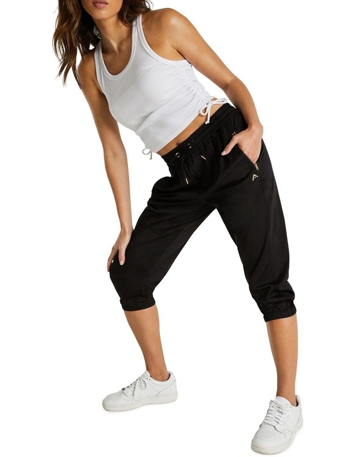 Woven 3/4 Jogger in Black image 2