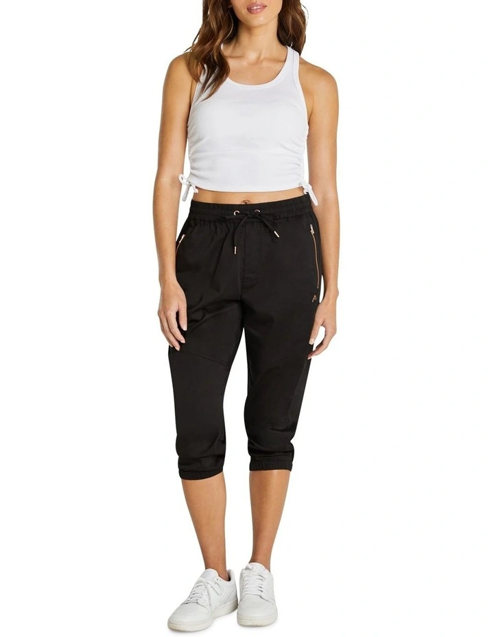 Woven 3/4 Jogger in Black image 4