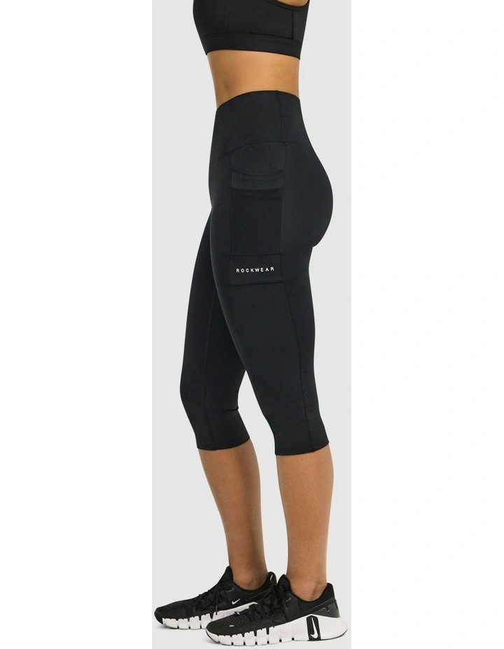 Velocity Pocket 3/4 Tights in Black image 2
