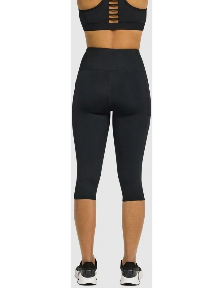 Velocity Pocket 3/4 Tights in Black image 3