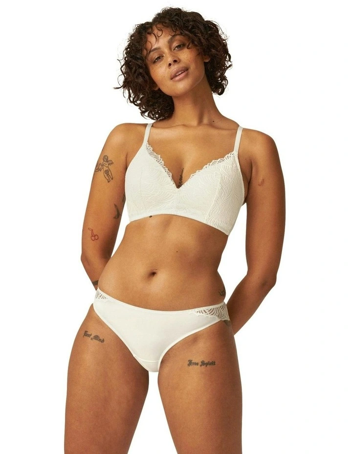 The Friday Wirefree Recycled Lace Bra in White image 4