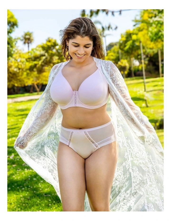 Shea Smooth & Seamless Spacer T-Shirt Bra in Petal Pink image 3