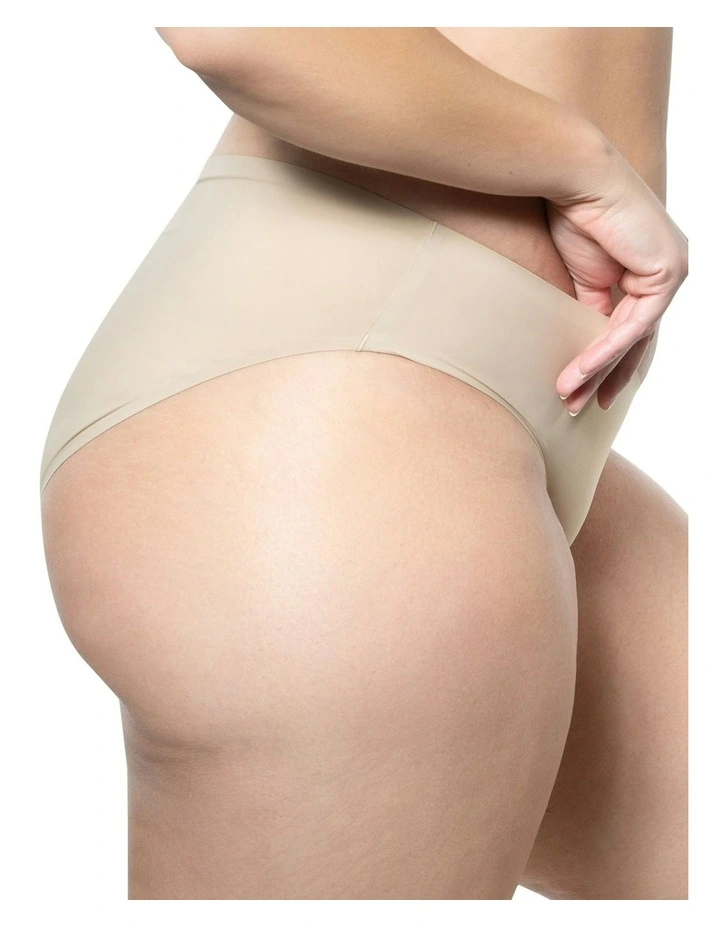 Bonded Seamless-Effect Hipster Brief in European Nude image 4